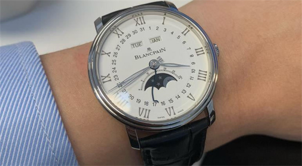 宝珀腕表表壳划痕修复技巧（专业保养方法与注意事项）（图）