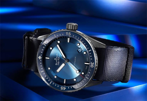 宝珀手表表带掉色处理技巧大全（延长手表使用寿命的方法）（图）