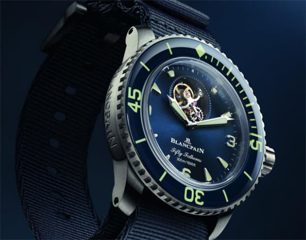 宝珀手表表蒙有划痕处理方法是什么（如何修复并保持手表美观）（图）