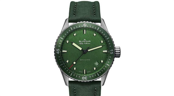 宝珀手表怎么调日历图解（图）